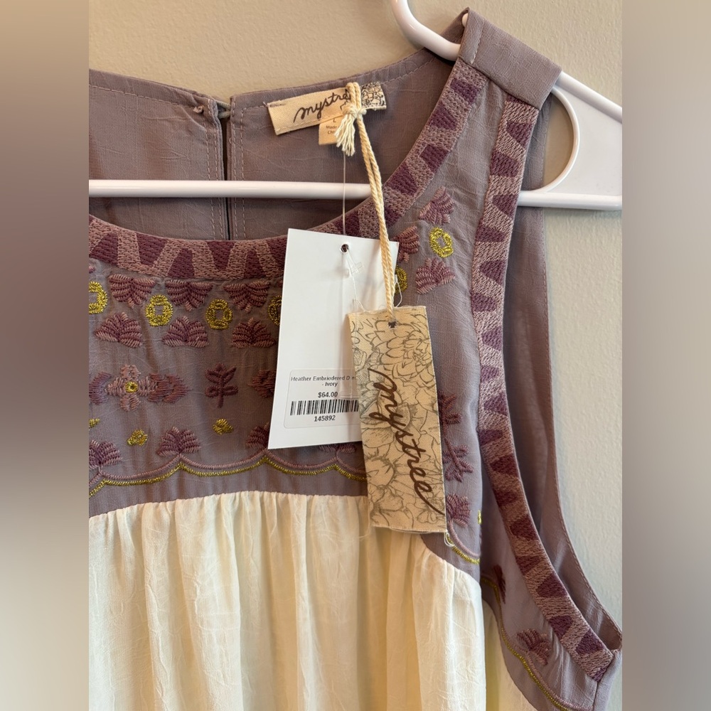 Mystree  Embroidered‎ Yoke Dress Crinkle Chiffon Cream Gold Lavender NWT Large - Picture 5 of 8